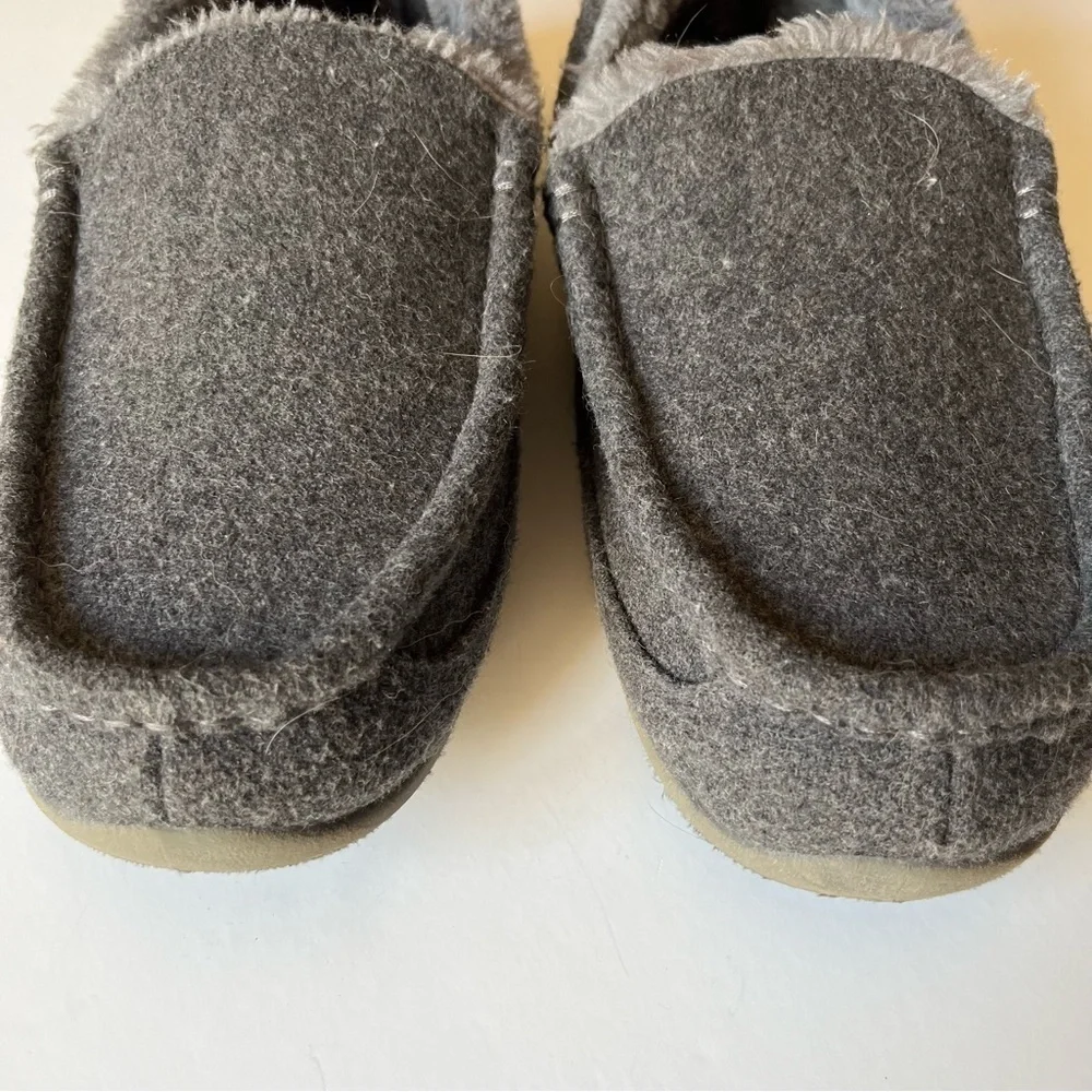 Deer Stag Slipperooz Gray Fuzzy Slipperooz